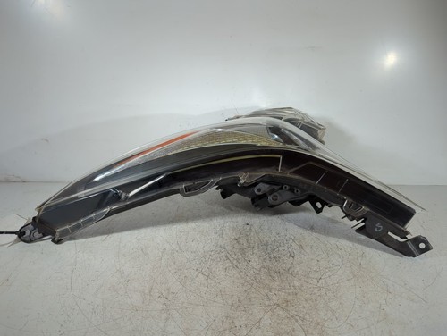 Toyota Prius Vvt-i Mk4 Hatchback 5 Door 2015-2022 Headlight passenger Side P2 - Picture 5 of 12