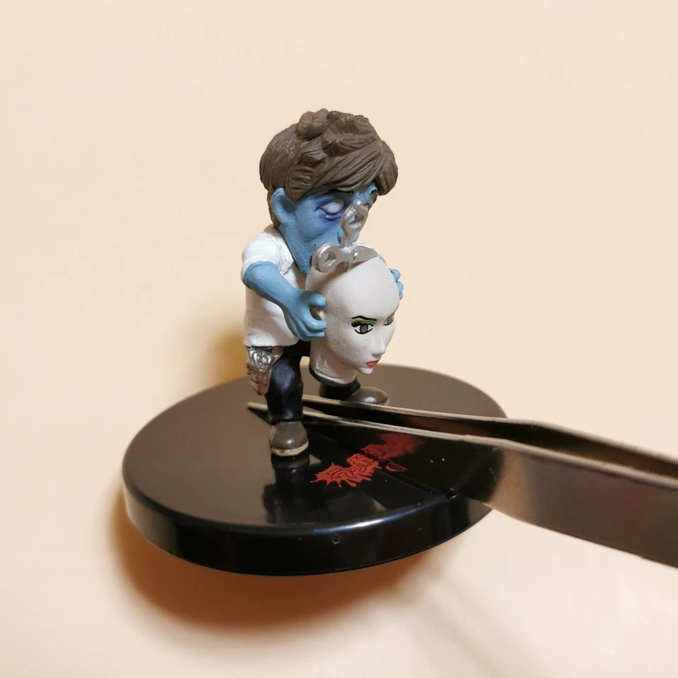 Minifigura Ghost Zombie Hairdress 1.5" juguete extraño descuidado de los muertos Takara  Foto 2 de 4