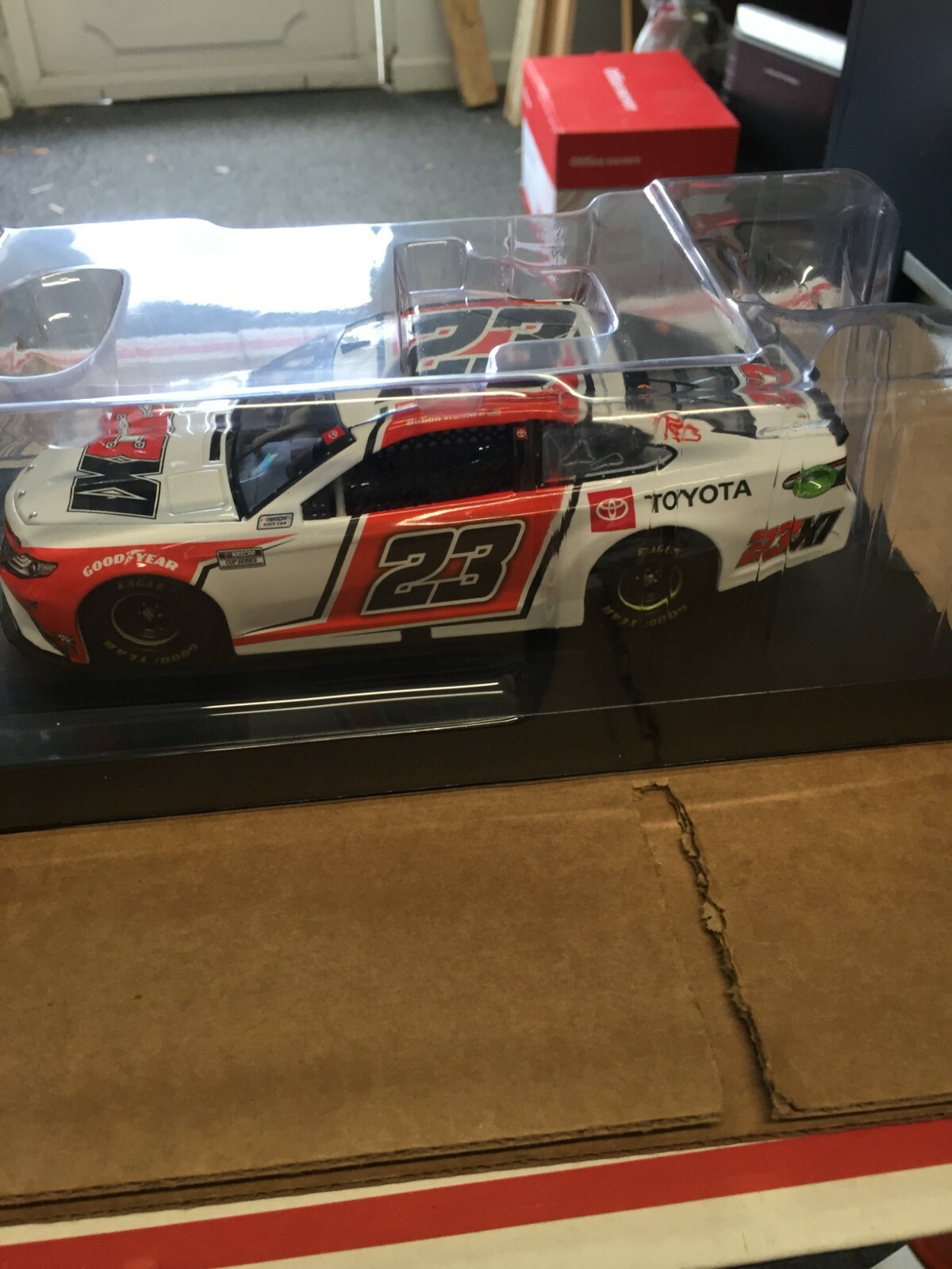 NASCAR Action 1/24 – Bubba Wallace #23 Toyota Showcar 2021, édition Limitée 1272 Pcs (neuf)