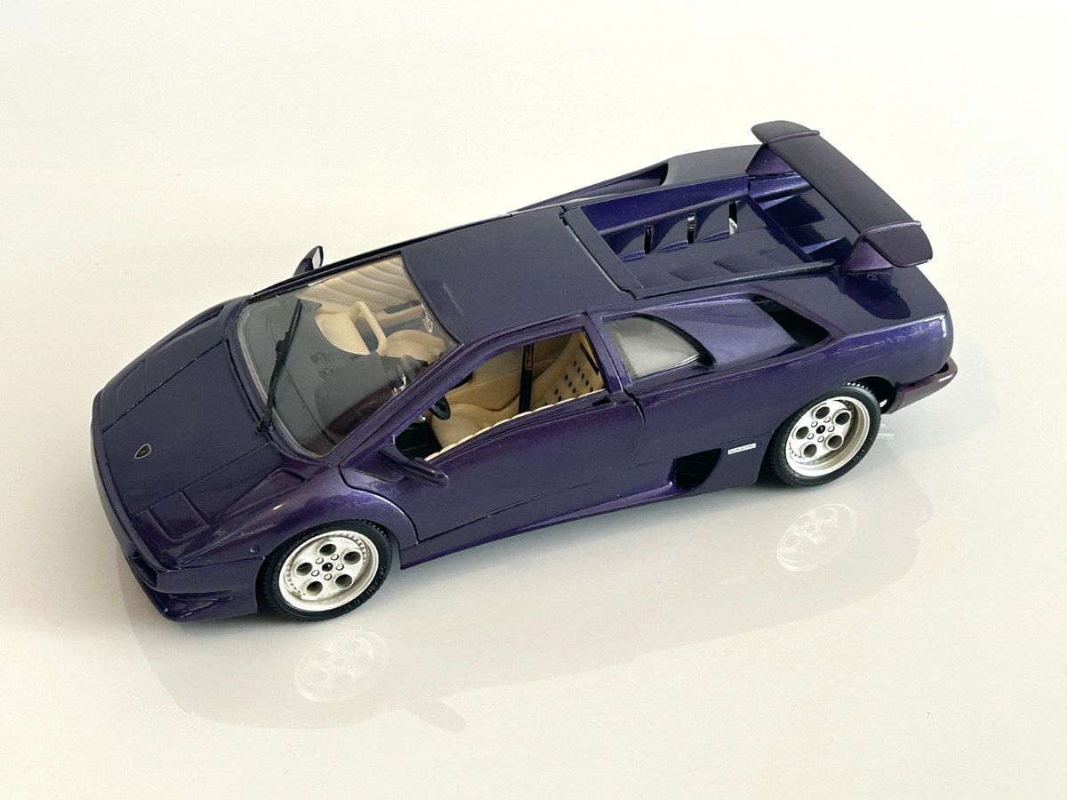 Burago 1990 Lamborghini Diablo Diecast Model Car Purple 1:18 Scale