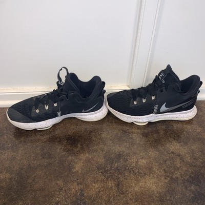 Size 10 Nike LeBron Witness V 5 Black Metallic Silver Shoes
