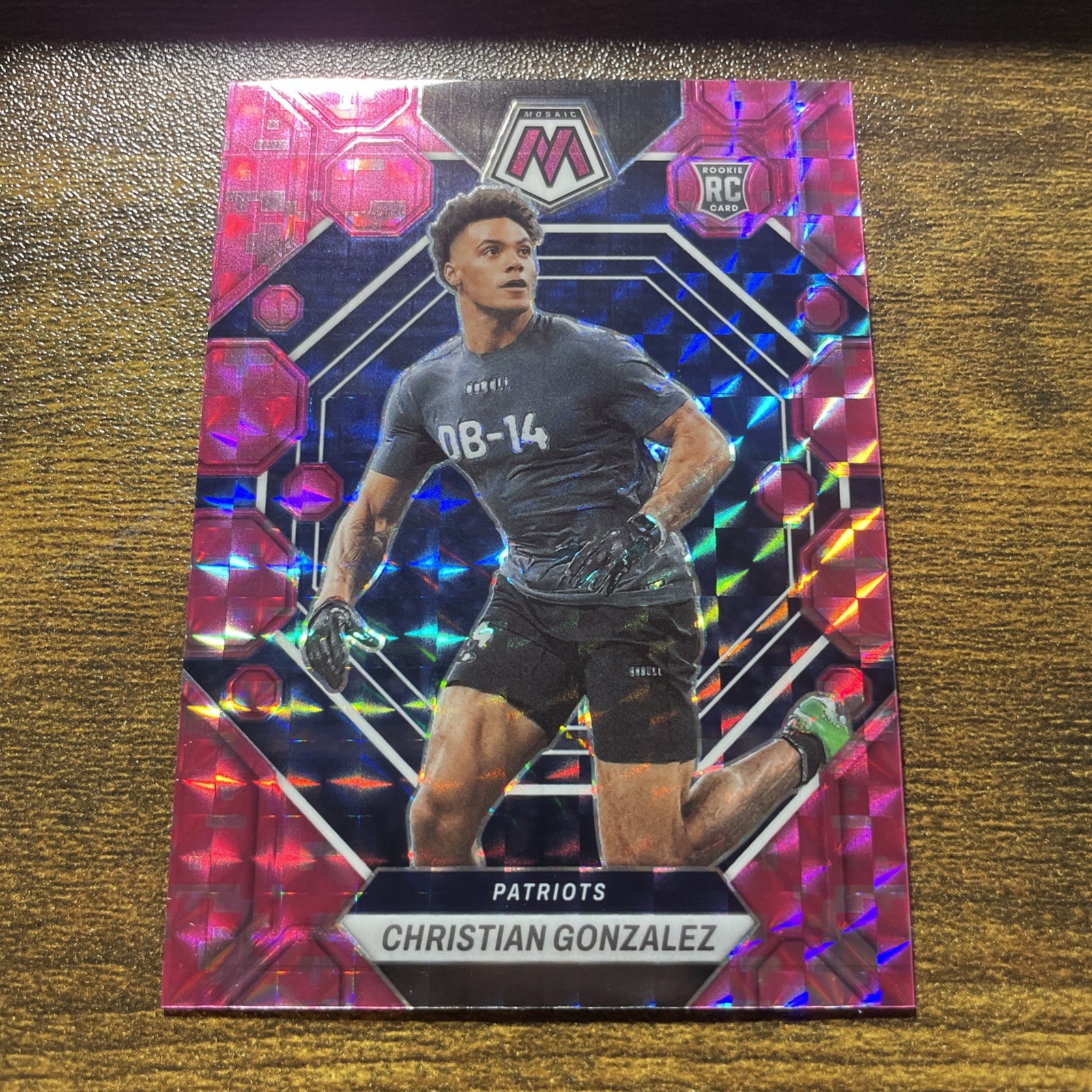 2023 Panini Mosaic - Rookies Christian Gonzalez #300 Camo Pink Mosaic Prizm (RC)