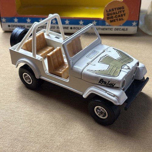 ERTL Dukes Of Hazzard “DAISY” Jeep 1981 1:25 scale General Lee Collectible - Picture 10 of 24
