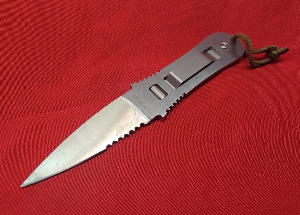 Cuchillo daga Gerber Italy Blackie Collins Design 05302 River Master 1985 EDC Foto 3 de 4