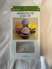 Nicole’s Kitchen 16 Piece Decorating Tip And Bag Set 