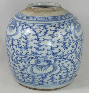 Antique Chinese 19th C. Blue White Porcelain Scrolling Floral Ginger Jar Qing