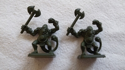 2 X HEROQUEST ORIGINAL FIGUREN Fimir Ersatz UNBEMALT INTAKT MB Warhammer VINTAGE