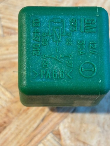 03447012 Relais Relay Kraftstoffpumpe Benzinpumpe Kühlerlüfter GM Opel 12V 30A