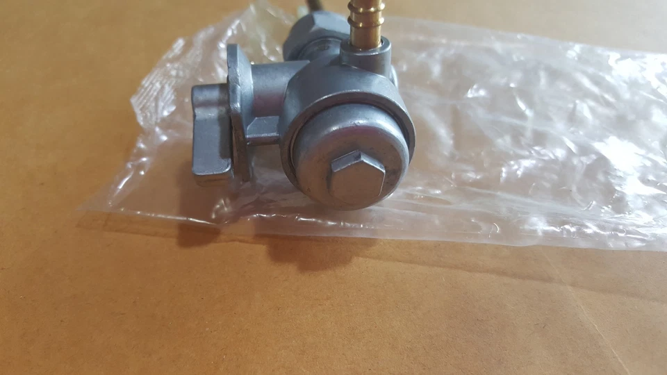 雅马哈 Petcock 燃油座阀 100 LS3 YL2 L2 RS100 MX175 HT1 DT125 DT175 水龙头 — 第 3/3 张图片