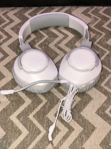 CLEAN JBL QUANTUM 100 WIRED OVER THE EAR GAMING HEADSET w/ FLIP UP MIC in WHITE