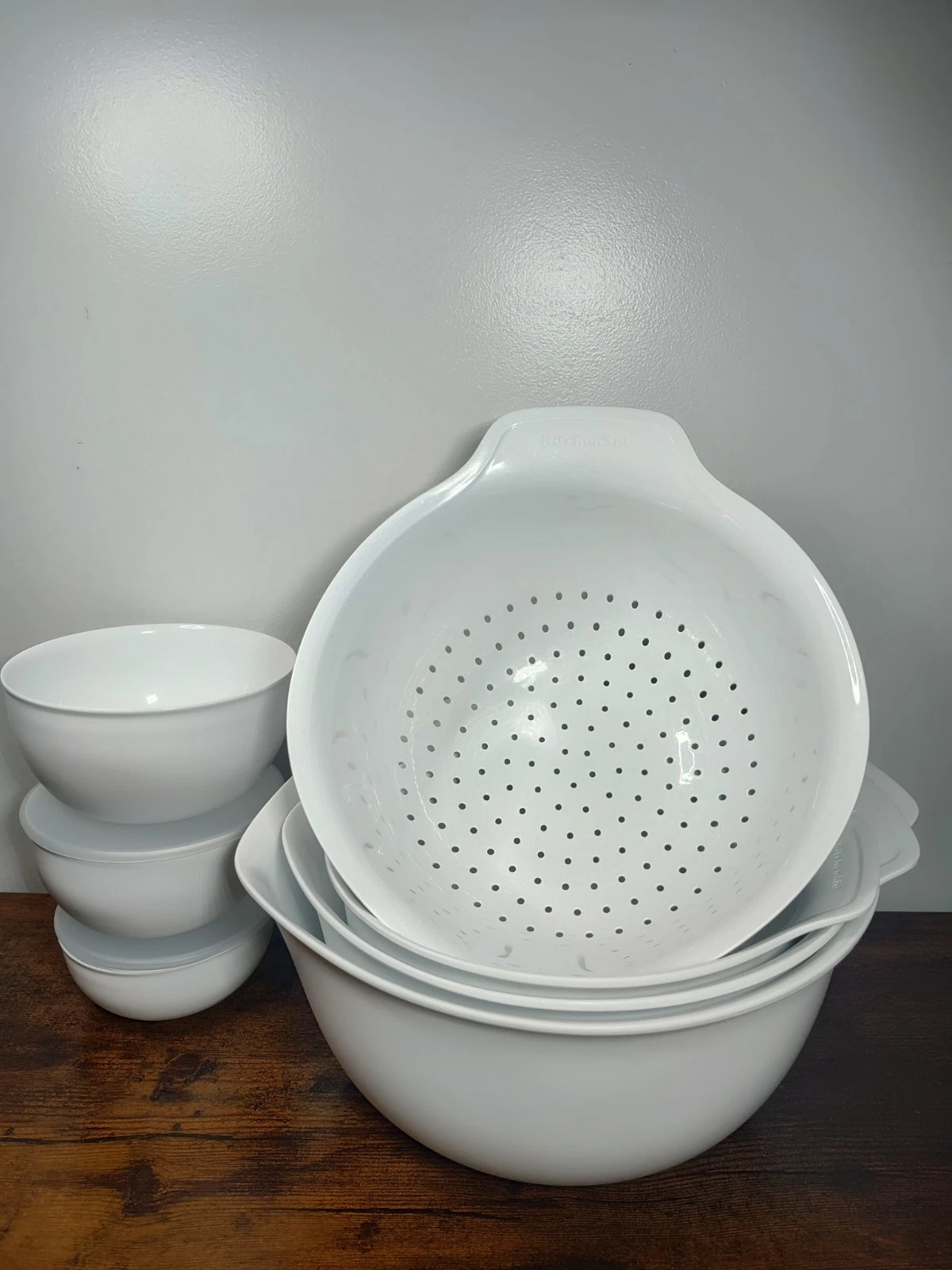 KitchenAid White Set of 7 Mixing Bowls - 2.5, 3.5, 4.5/ 3 Bowls/ Strainer