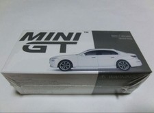 MINI GT 1/64 BMW i7 xDrive60 Mineral White Left Handle MGT00819-L New