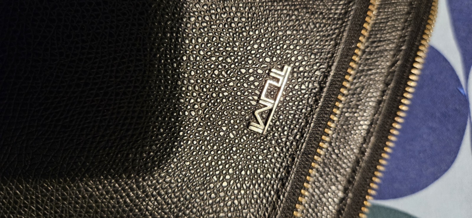 Tumi Women's Laptop Bag Black Shoulder Strap Zip Closure
