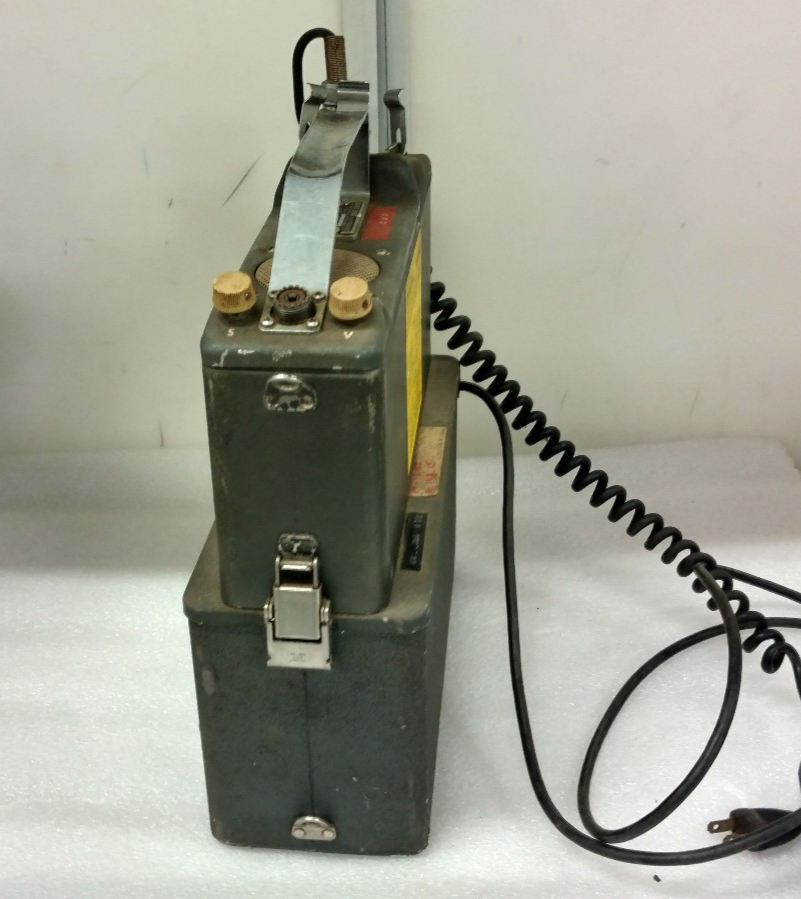Handie Vintage Motorola Handie-Talkie P33-2A FM Radiophone * Powers ON | eBay