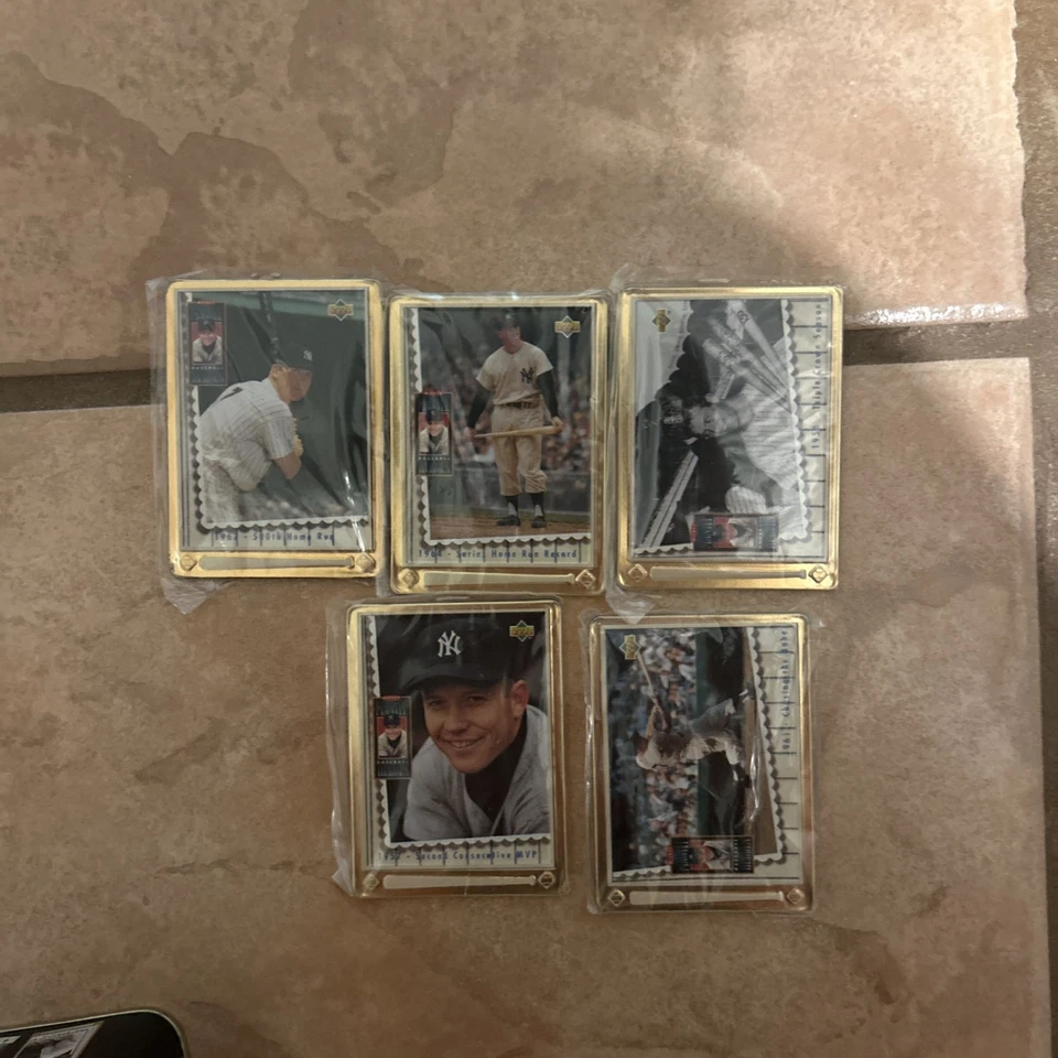 Mickey Mantle cartões de metal altamente em relevo em lata decorativa conjunto de 5 - Imagem 4 de 4