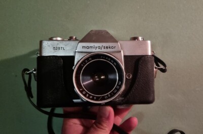 Vintage Mamiya Sekor 528 TL Kamera mit Ledertasche