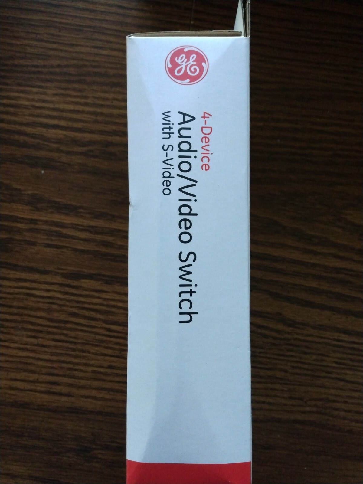 NIB, GE Audio Video Switch with SVideo for 4 Devices + Headphone Jack