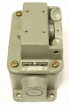 GENERAL ELECTRIC CR2940 AJ202EV Heavy Duty Manual Motor Starter ON OFF ...