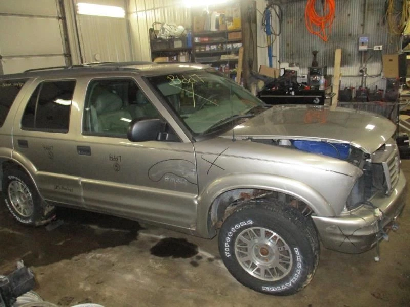 (DOES NOT INCLUDE BUMPER) Front Bumper Reinforcement GMC Fits 98-05 BLAZER S10/J Foto 4 de 4