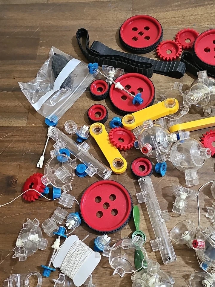 LARGE LOT Vintage Capsela Parts Lot 3 Motors See Pics - Image 2 of 4