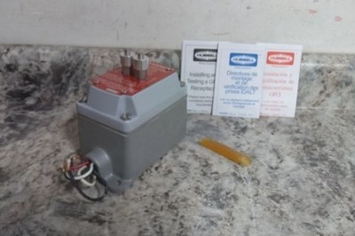 Appleton Electric EFSR-GFI 125VAC 20 A GFI Cover Receptacle & Box