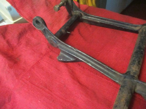 Early Norton Atlas Center Stand Casting # 17174 Dominator 072325 - Picture 9 of 20