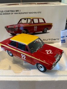 ミニカー AUTOart Lotus Cortina MK I 1964 1/18 1:18 Autoart Lotus Cortina MK1 - YouTube