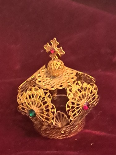 Gold tone filigree jeweled crown Infant of Prague