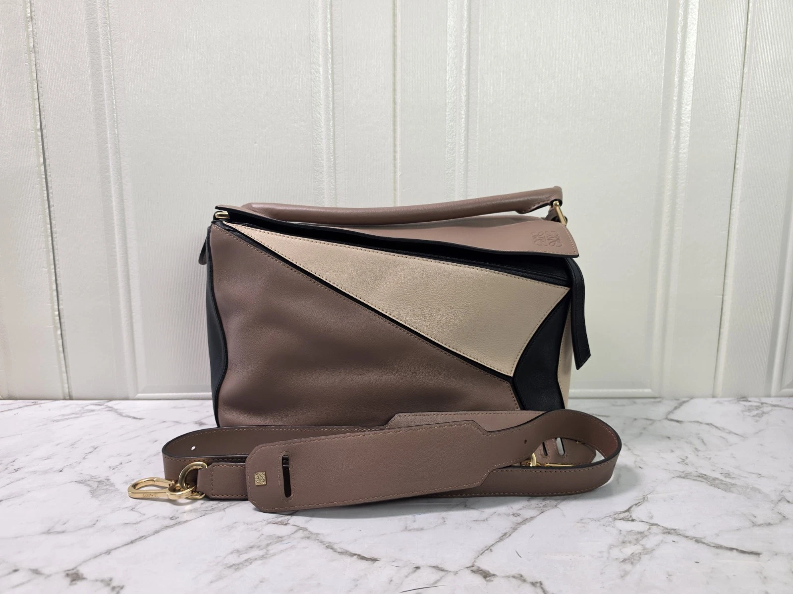Loewe — Authentic Loewe Puzzle Medium Tricolor Leather Bag Gold Hardware