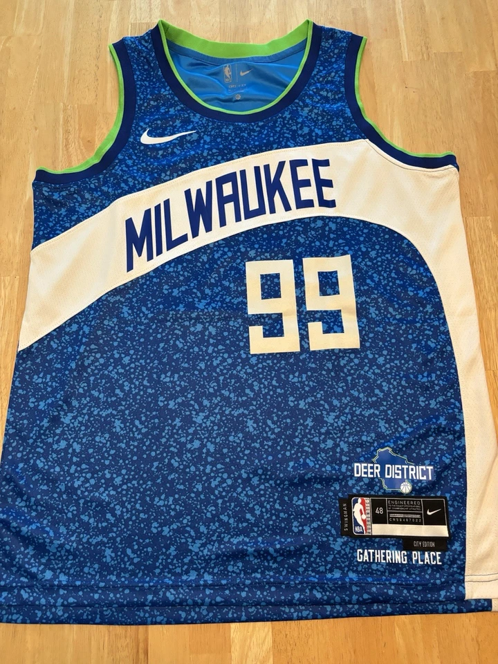 Camiseta deportiva firmada por Jae Crowder autografiada de los Milwaukee Bucks #99 certificado de autenticidad Beckett Foto 3 de 3