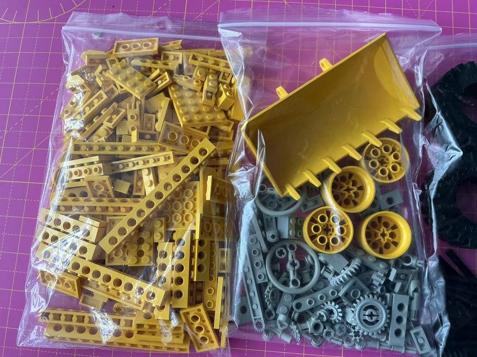 LEGO Technic Front-End Loader Set 8853 Yellow w/Instruction Manual, photo 3 of 5