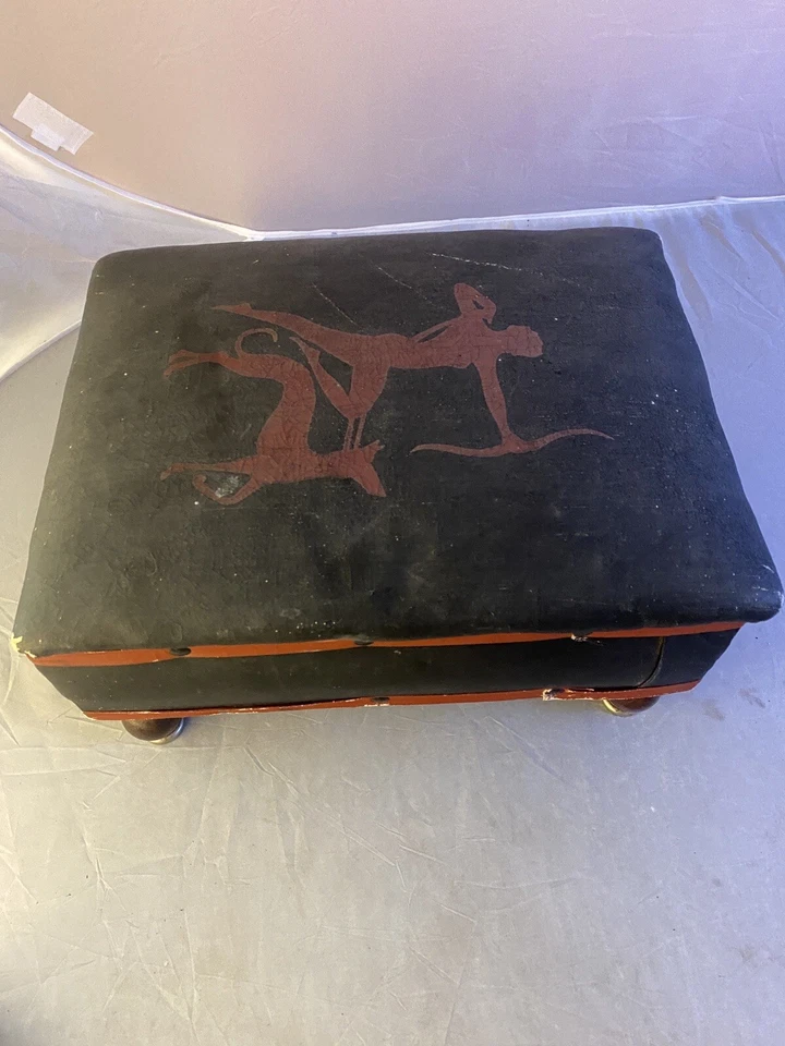 Top acolchado de tela pintado a mano otomano Art Nouveau con almacenamiento Foto 3 de 4