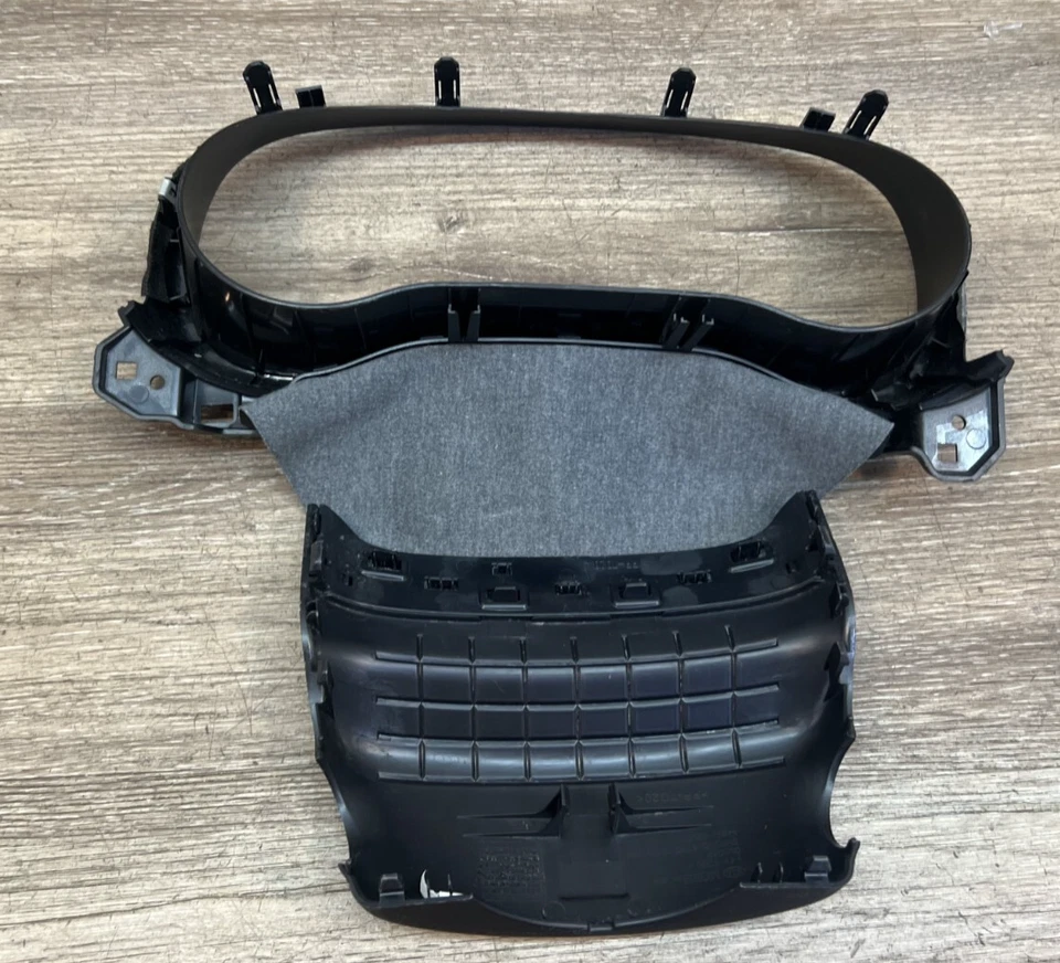 2018-19 Kia Sportage Instrument Cluster Trim Bezel Column Shroud OEM 84831-D9000 - Image 2 of 4