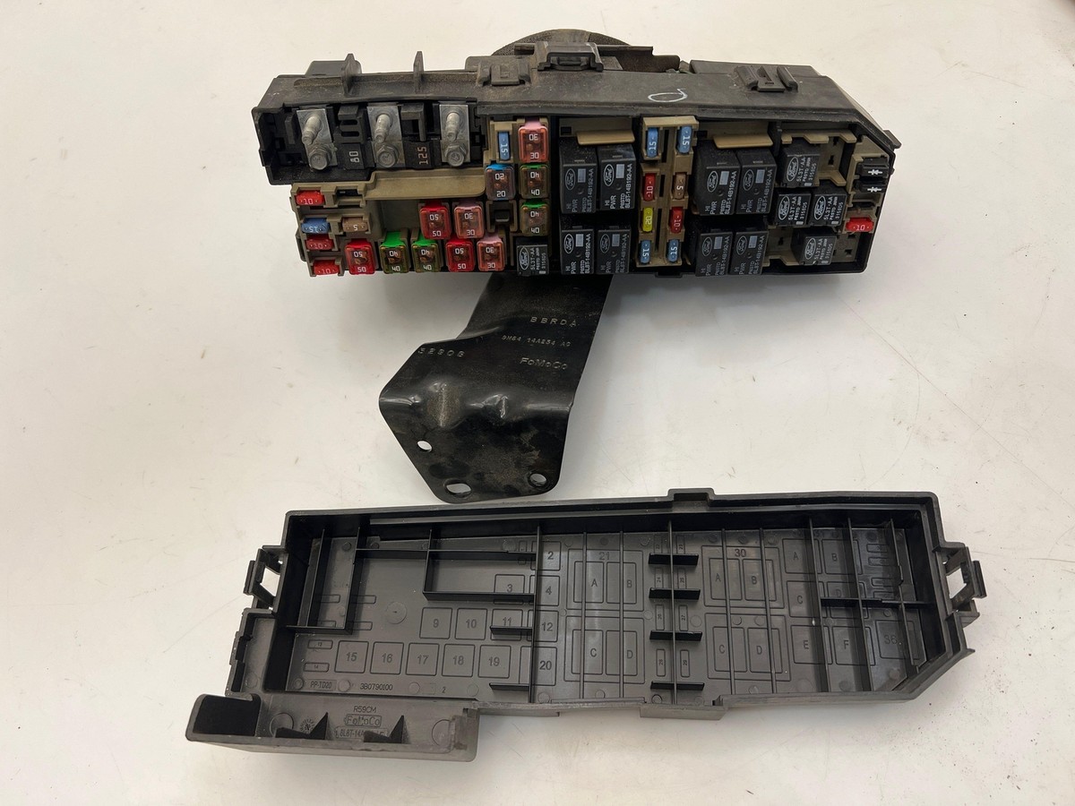2009 ford escape cigarette lighter fuse 2009 Ford Escape Hybrid Engine Bay Fuse Relay Box Assembly OEM 9M6Z14290GA