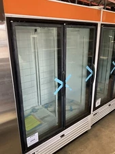 HUSSMANN 2 DOOR COMMERCIAL MERCHANDISER FREEZER REACH IN GLASS DOOR