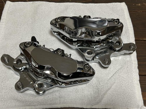 Pinza Brembo cromada Harley-Davidson Touring modelo 2009 FLTR - Imagen 4 de 8