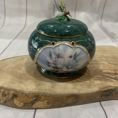 Lena Liu s Ruby Throated Hummingbird Porcelain Music Box 1999 Ardleigh Elliott