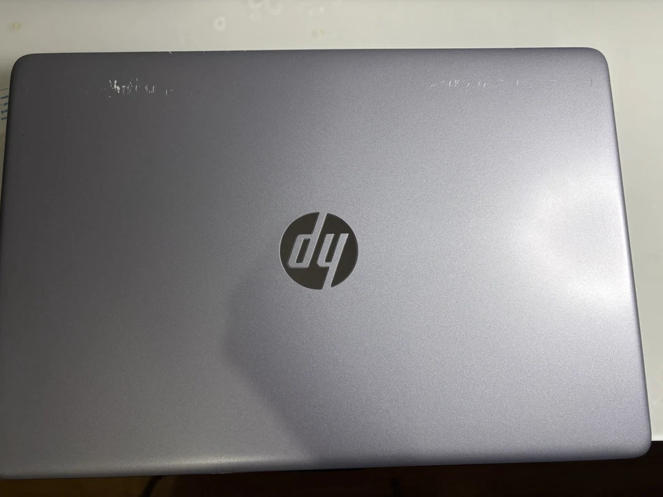 HP 250 G8 15,6" (i5-1135 G7, 8GB RAM, 500 SSD) Notebook - Argento - Immagine 3 di 3