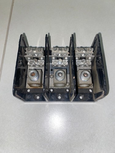 Connectron E63 Power Distribution Block