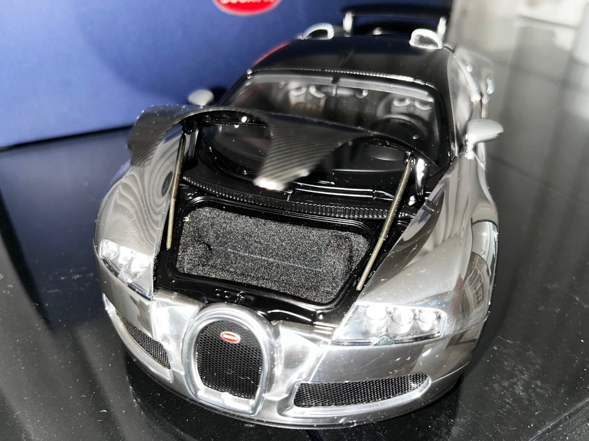 1/18 AUTOART BUGATTI VEYRON 16.4 PUR SANG CARBON / Polished