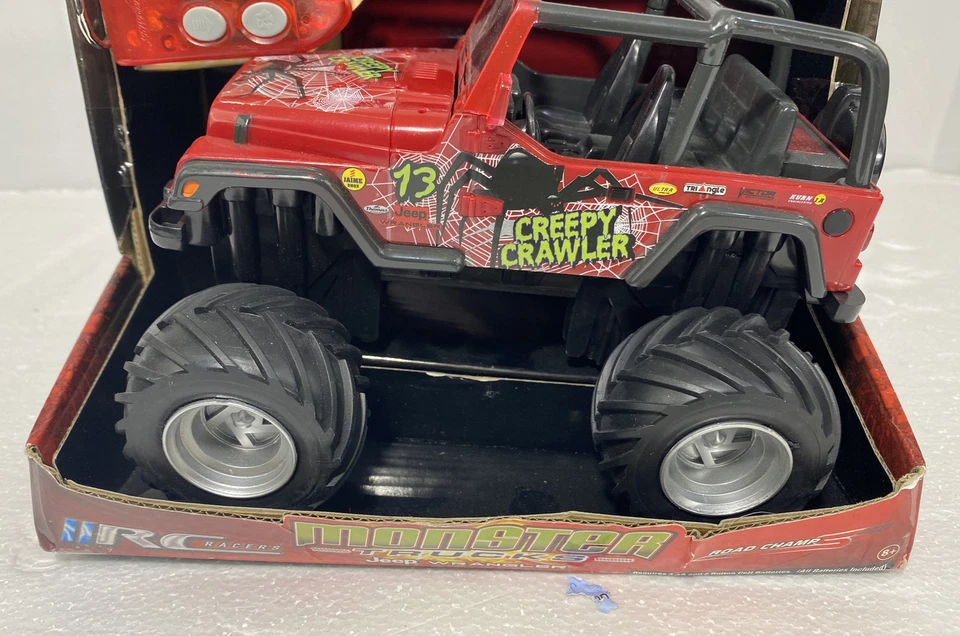 Road Champs Creepy Crawler RC Car Monster Truck Toy 1:24 Scale Spider Jeep NEW - Image 3 of 4