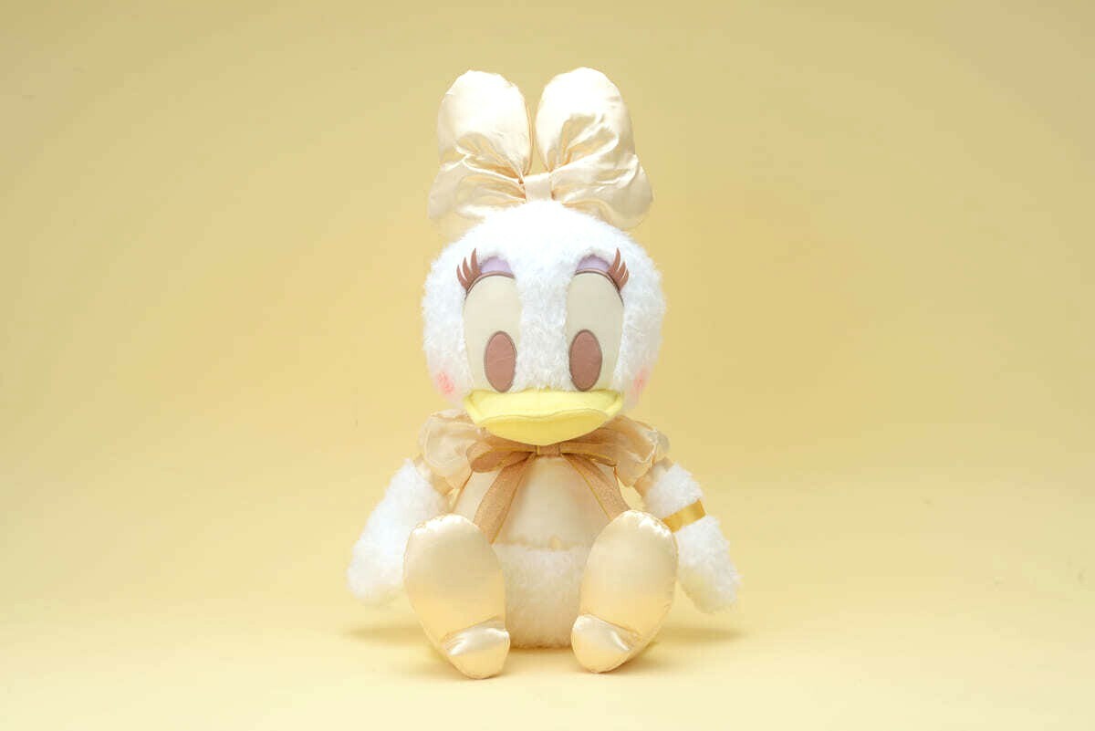 RARE Disney Daisy Duck Giga BIG Plush doll White Gold Exclusive to
