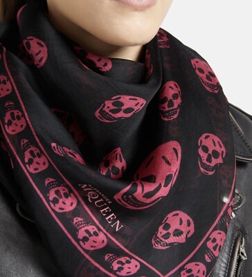 RP290€ Alexander McQueen Silk Modal Skull scarf black red