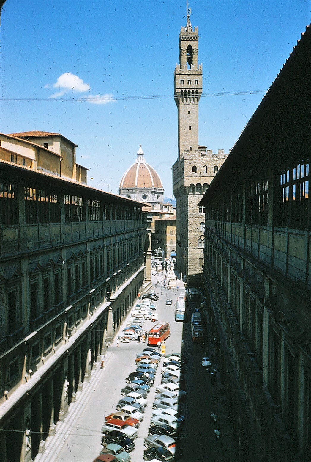 Foto 8 di 12