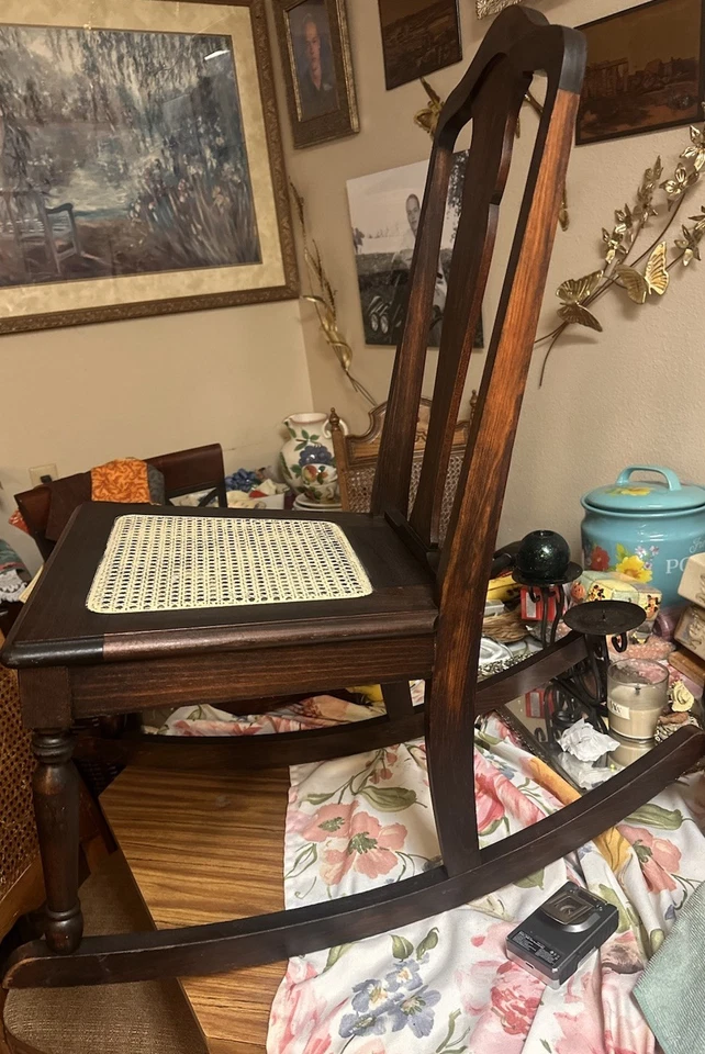 mecedora de caña vintage Foto 2 de 4