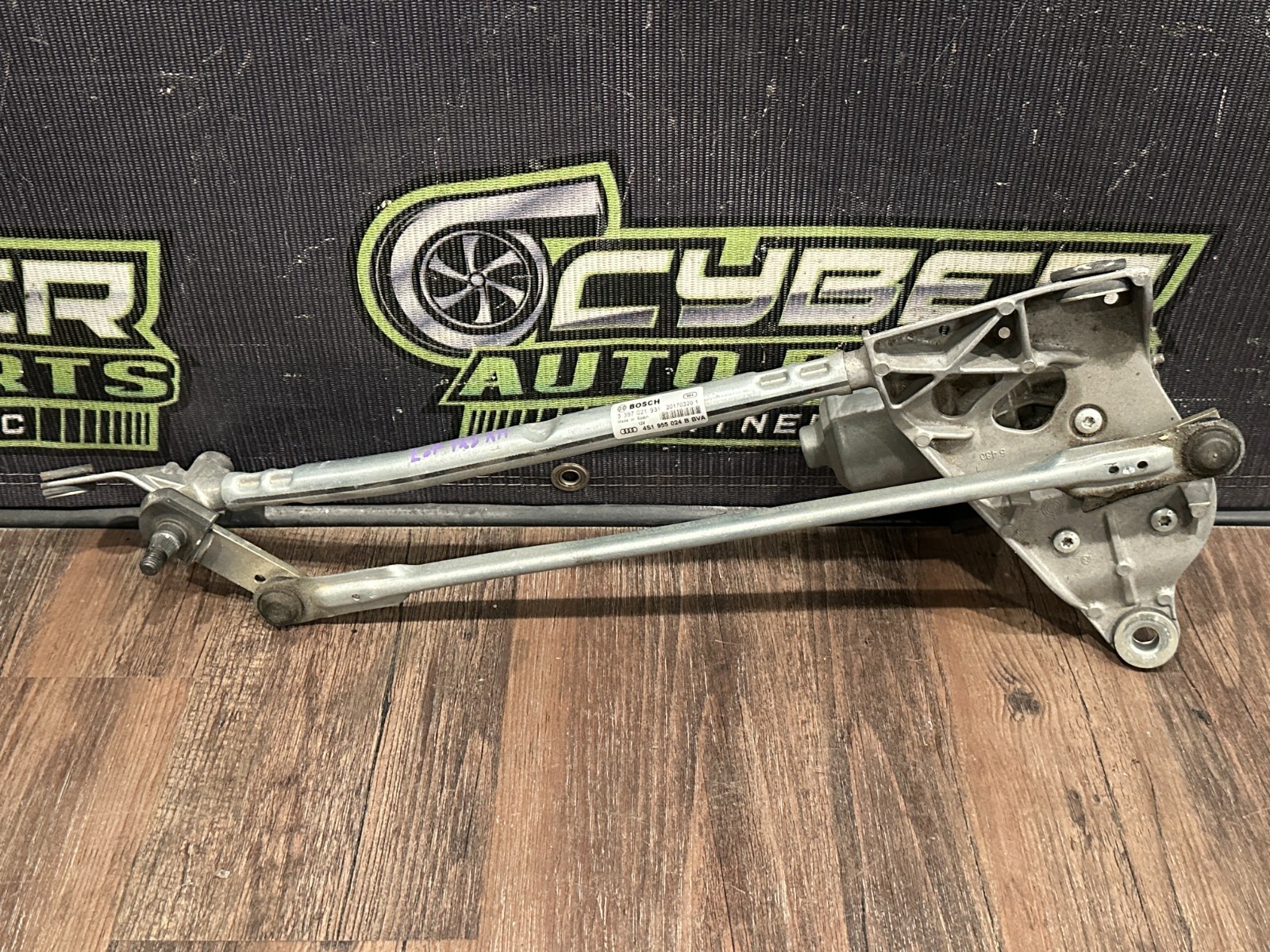 Audi R8 2017 RIGHT Windshield wiper motor