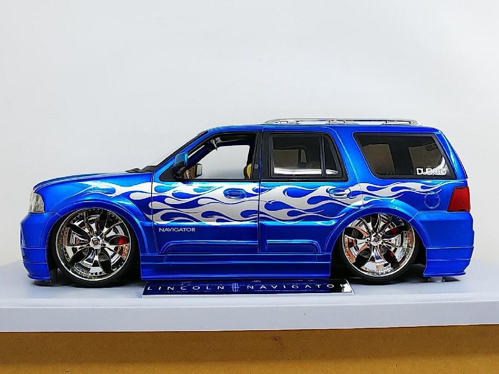 Jada Toys 1/18 Lincoln Navigator Blue Diecast 174321 | eBay Jada Toys 1/18 Lincoln Navigator Blue Diecast 174321 | eBay