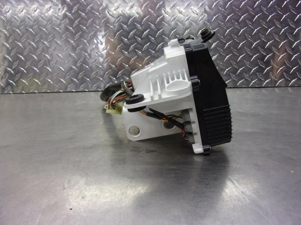 657 A YAMAHA XVZ 1300 ROYAL STAR VENTURE 2000 UN VELOCÍMETRO CALIBRE OEM Foto 4 de 4