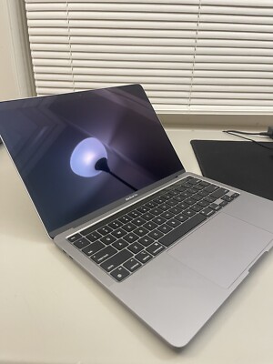 MacBook Pro 13-inch (M2, 512 GB SSD, 8GB RAM, 2022 model) - Pristine Condition!