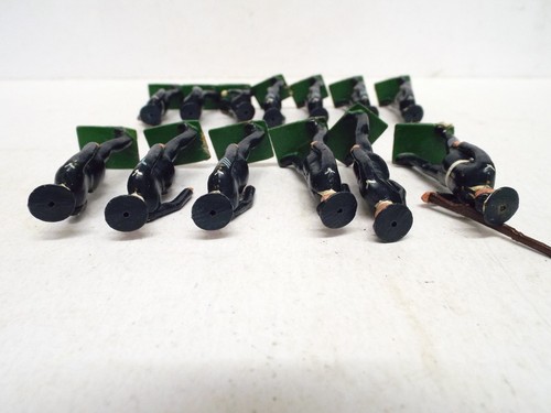 BRITAINS AUSTRALIAN RAAF X 13 PIECES SATIN TOY SOLDIERS (BS40) - Picture 4 of 7